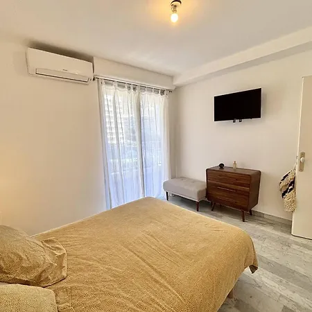 2 Pieces Avec Terrasse Proche Plages Et Parking A Ajaccio - Fr-1-61-650 Apartment